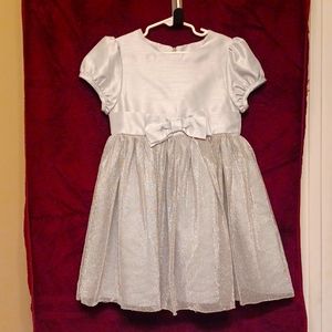 Heartstrings size 6 little girls silver dress